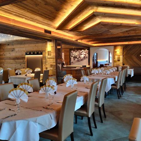 Hotel Laurino Pozza di Fassa Exterior photo