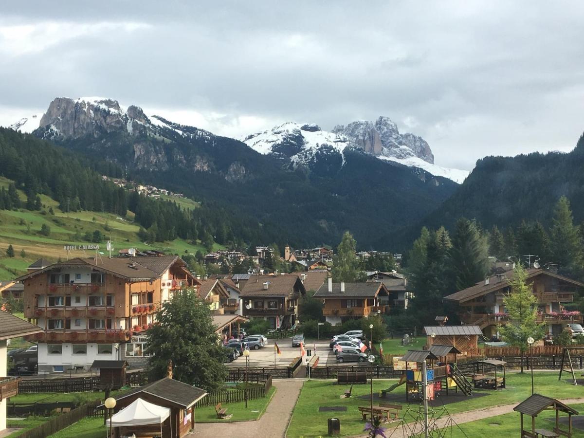 Hotel Laurino Pozza di Fassa Exterior photo