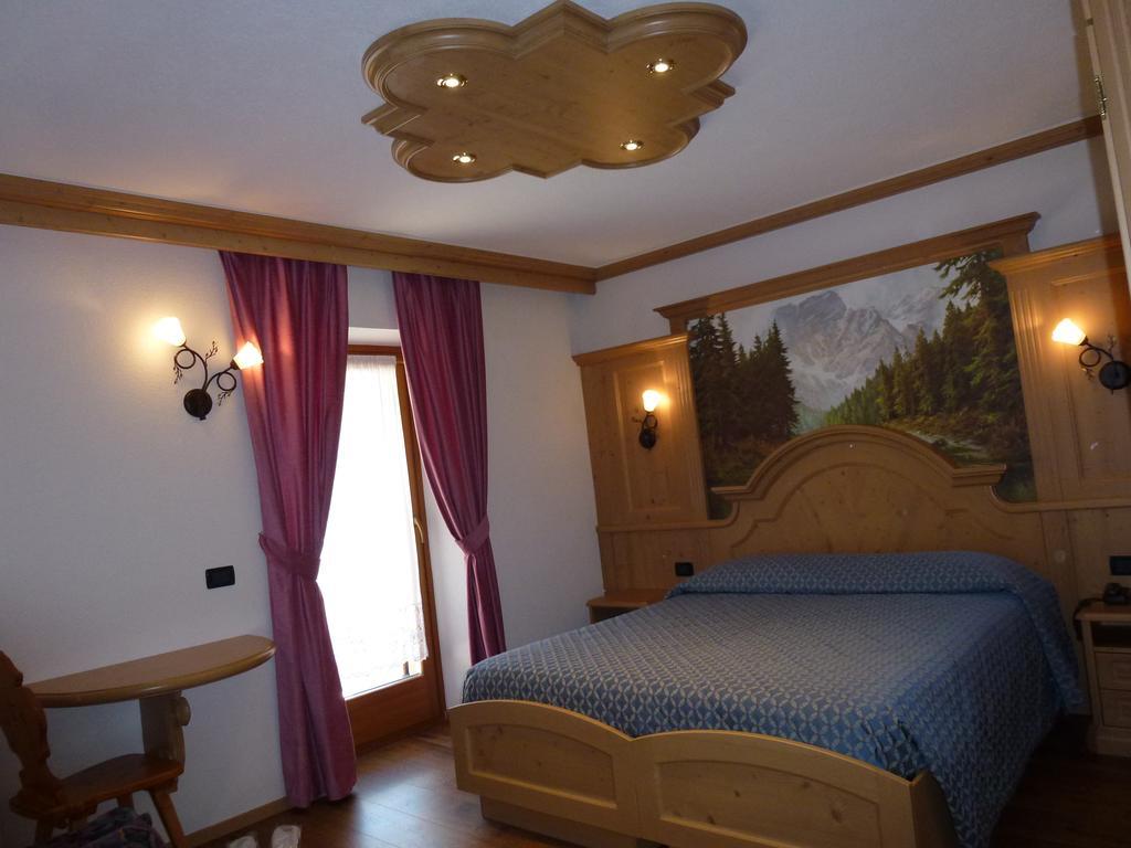 Hotel Laurino Pozza di Fassa Room photo