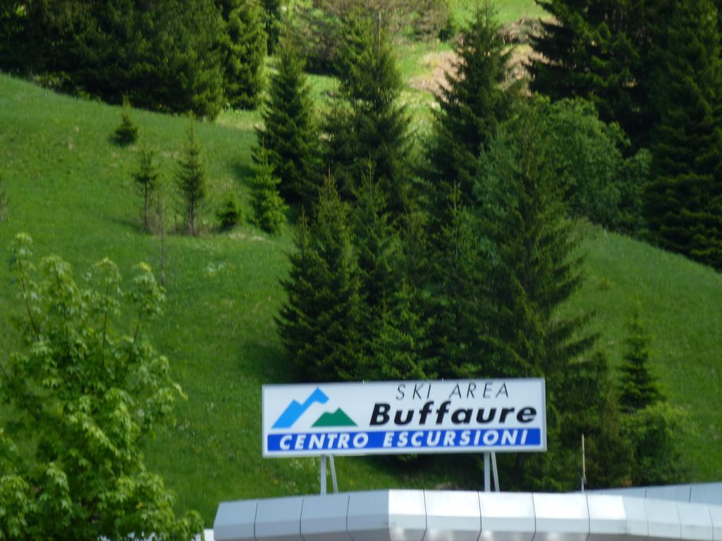 Hotel Laurino Pozza di Fassa Exterior photo