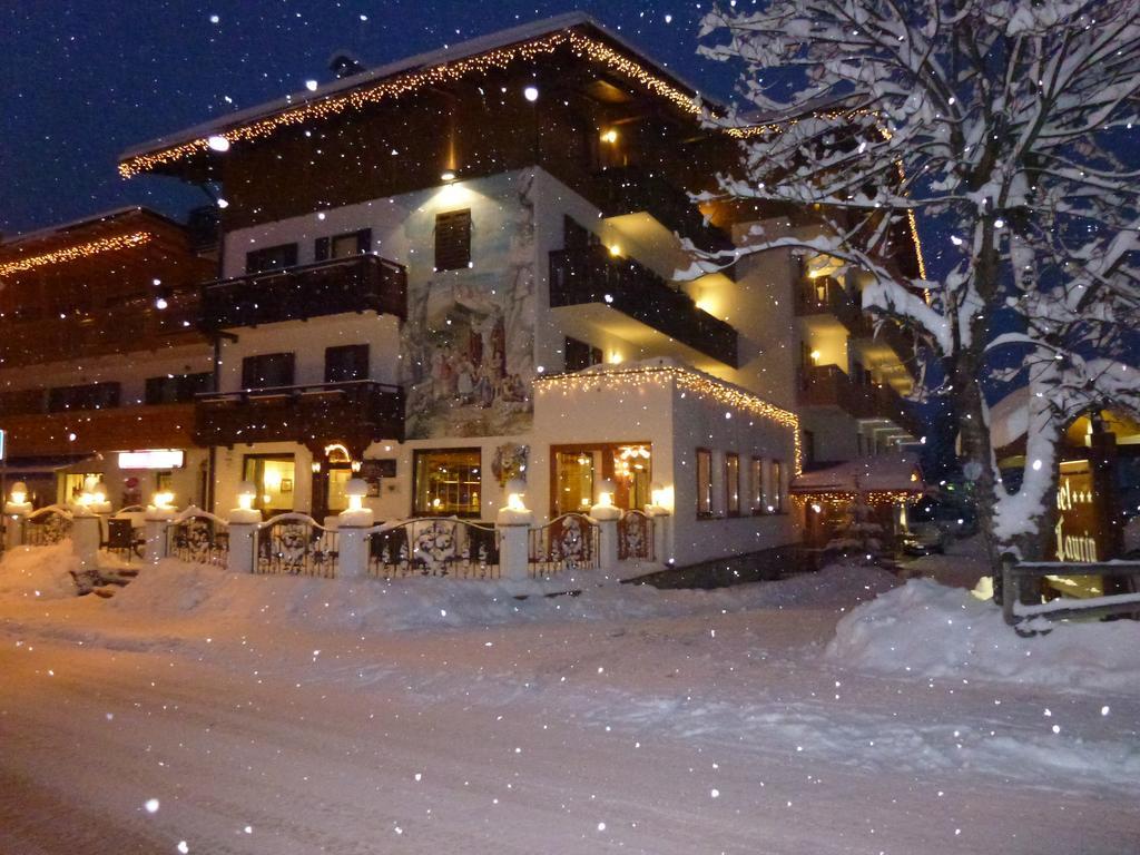 Hotel Laurino Pozza di Fassa Exterior photo