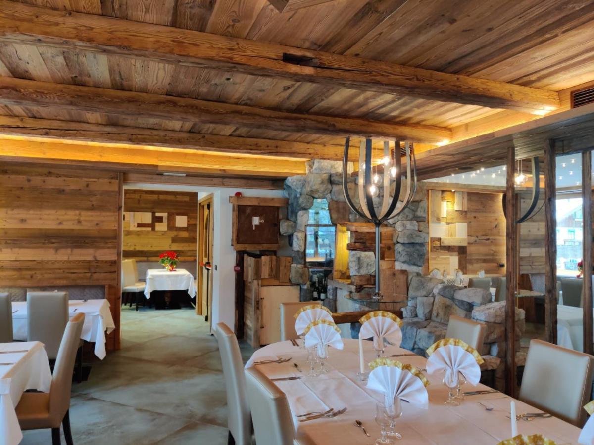 Hotel Laurino Pozza di Fassa Exterior photo